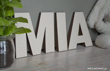 Load image into Gallery viewer, Lettere in Legno Beige con Pois