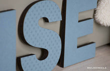 Carica l'immagine nel visualizzatore di Gallery, Lettere in Legno Azzurre con Stelle