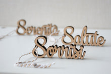 Carica l'immagine nel visualizzatore di Gallery, 10 Scritte/Segnaposto beneauguranti