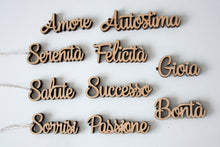 Carica l'immagine nel visualizzatore di Gallery, 10 Scritte/Segnaposto beneauguranti