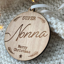 Carica l&#39;immagine nel visualizzatore di Gallery, Pallina di Natale &quot;SUPER&quot; in legno Personalizzata
