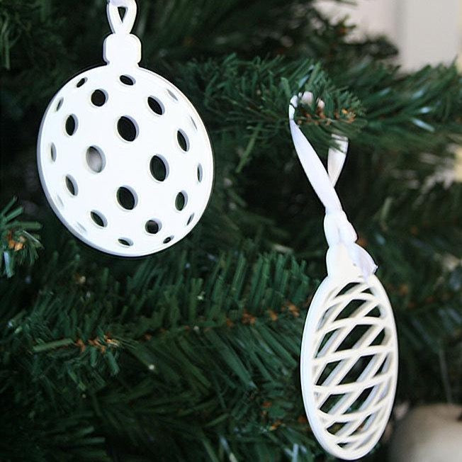 Set 9 palline di Natale in plexiglass bianco, 3 decori