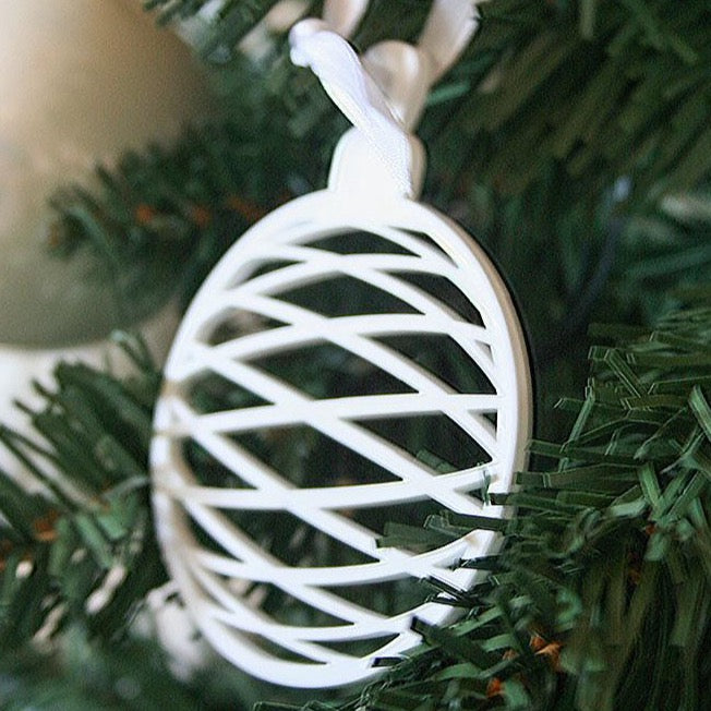 Set 9 palline di Natale in plexiglass bianco, 3 decori
